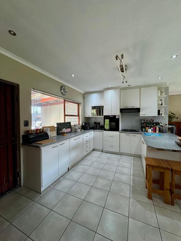 4 Bedroom Property for Sale in Rouxville Western Cape